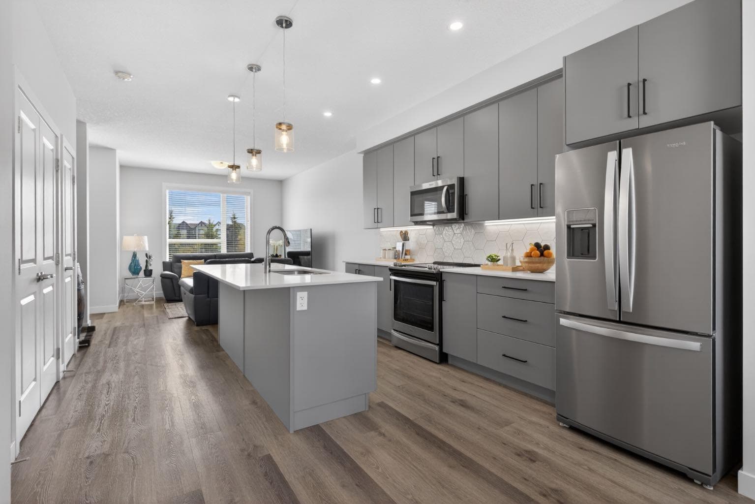 86 Evanscrest Manor NW