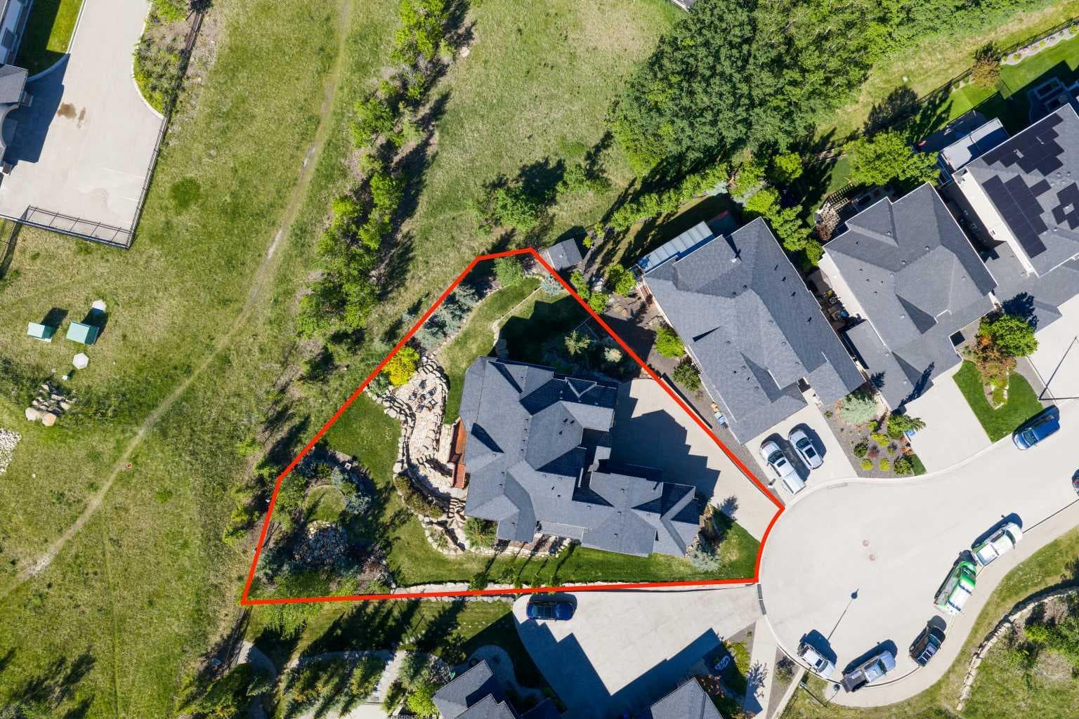 250 CRESTRIDGE Place SW