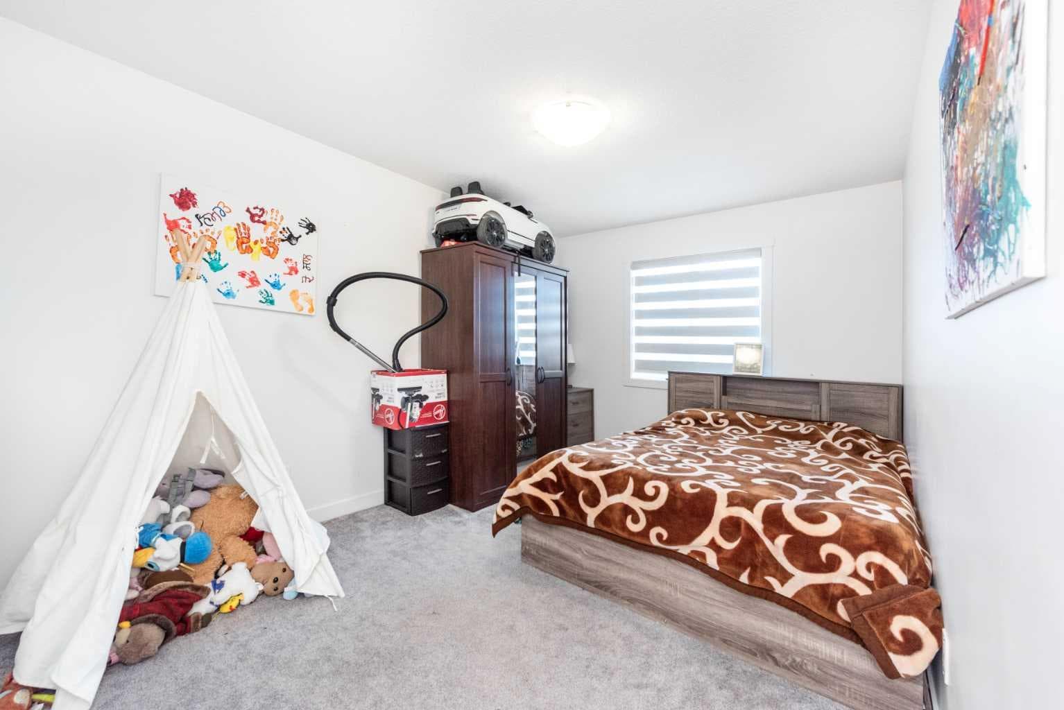 32 Saddlestone Way NE