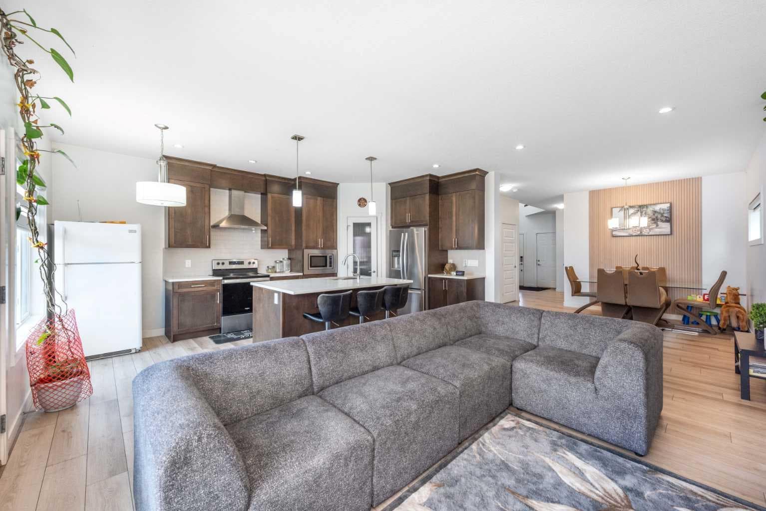 32 Saddlestone Way NE