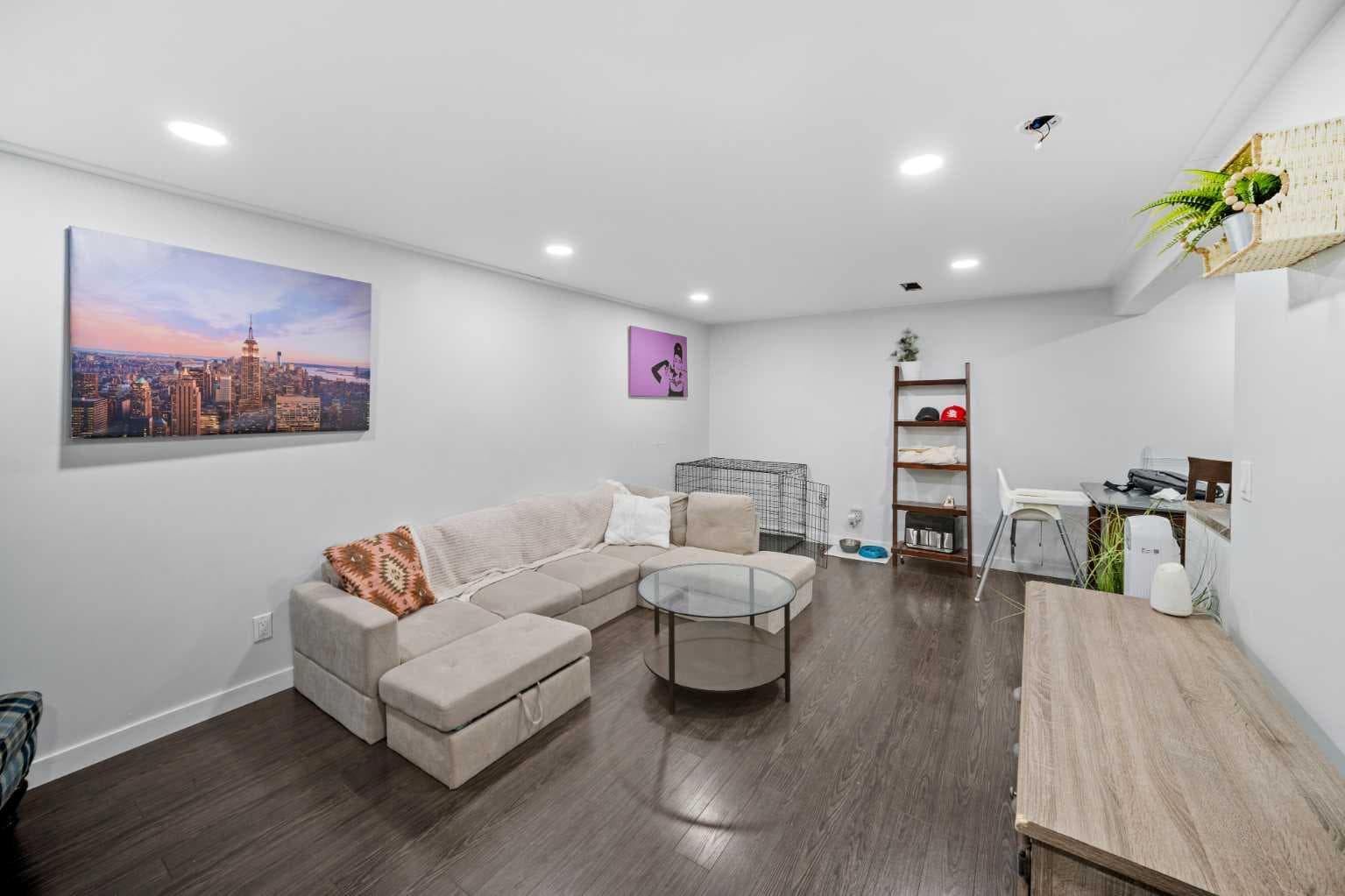 5516 Taylor Crescent NE