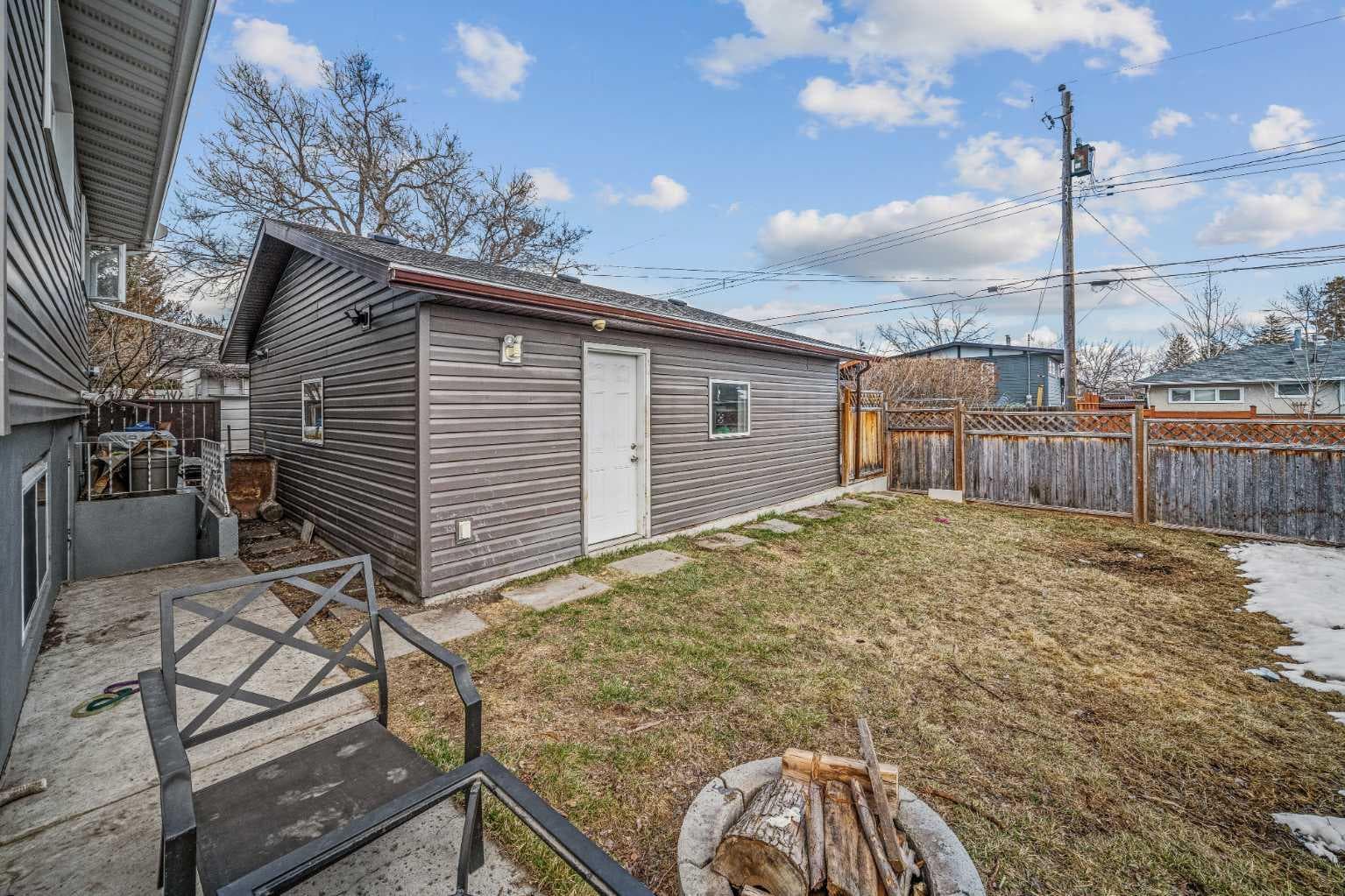 5516 Taylor Crescent NE