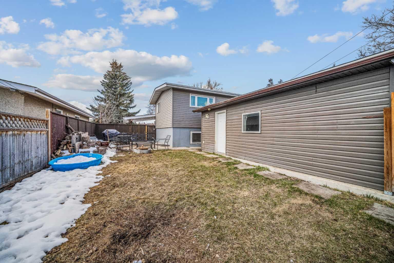 5516 Taylor Crescent NE