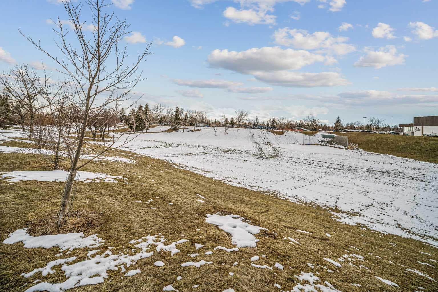 5516 Taylor Crescent NE