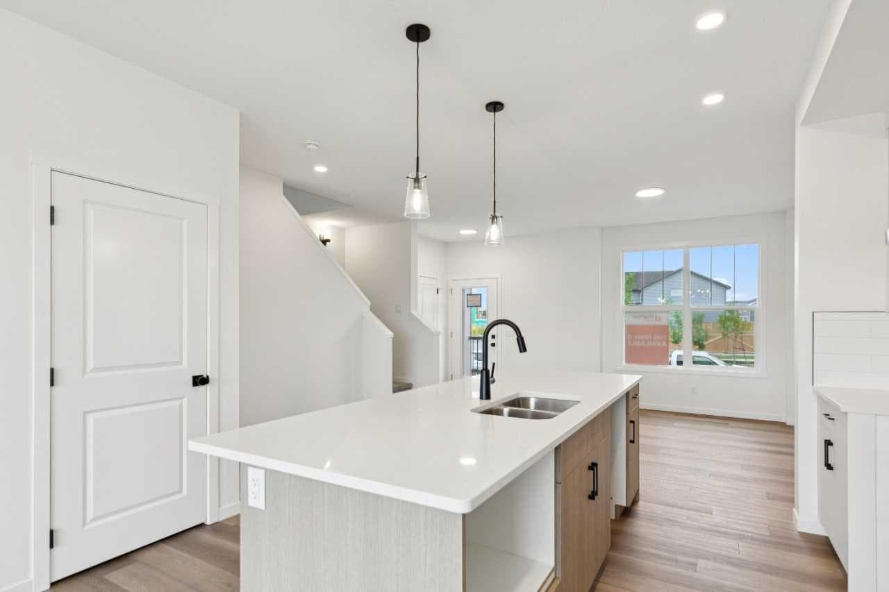 422 Heartland Way 