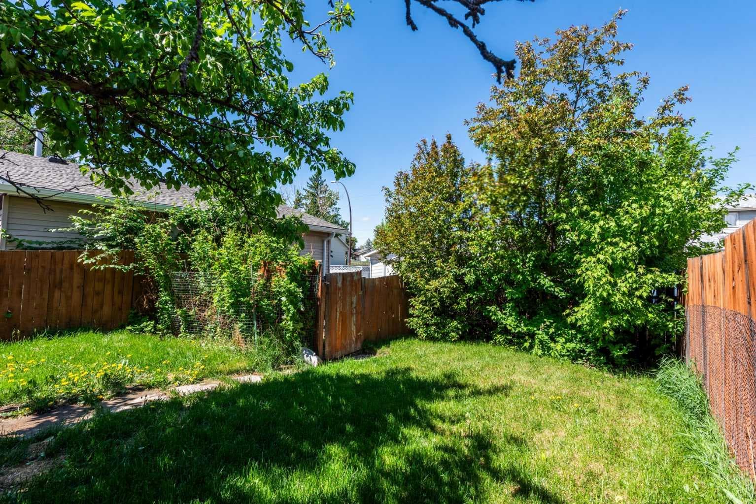 167 Erin Mount Place SE