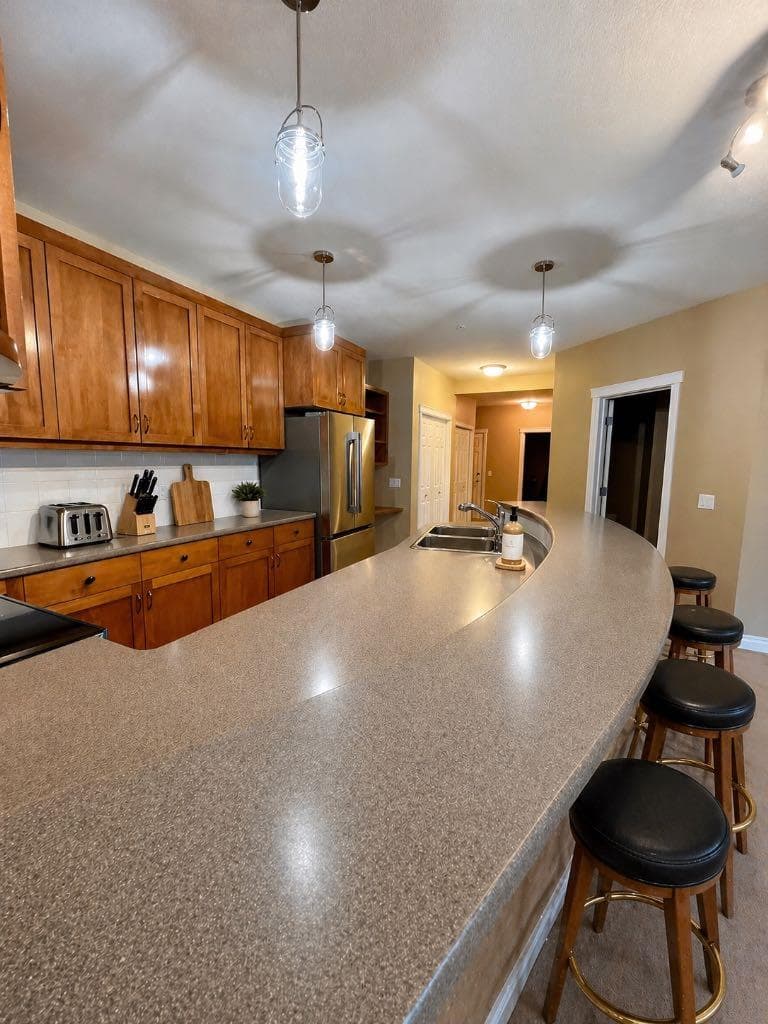 4107, 24 Hemlock Crescent SW
