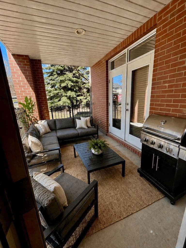 4107, 24 Hemlock Crescent SW