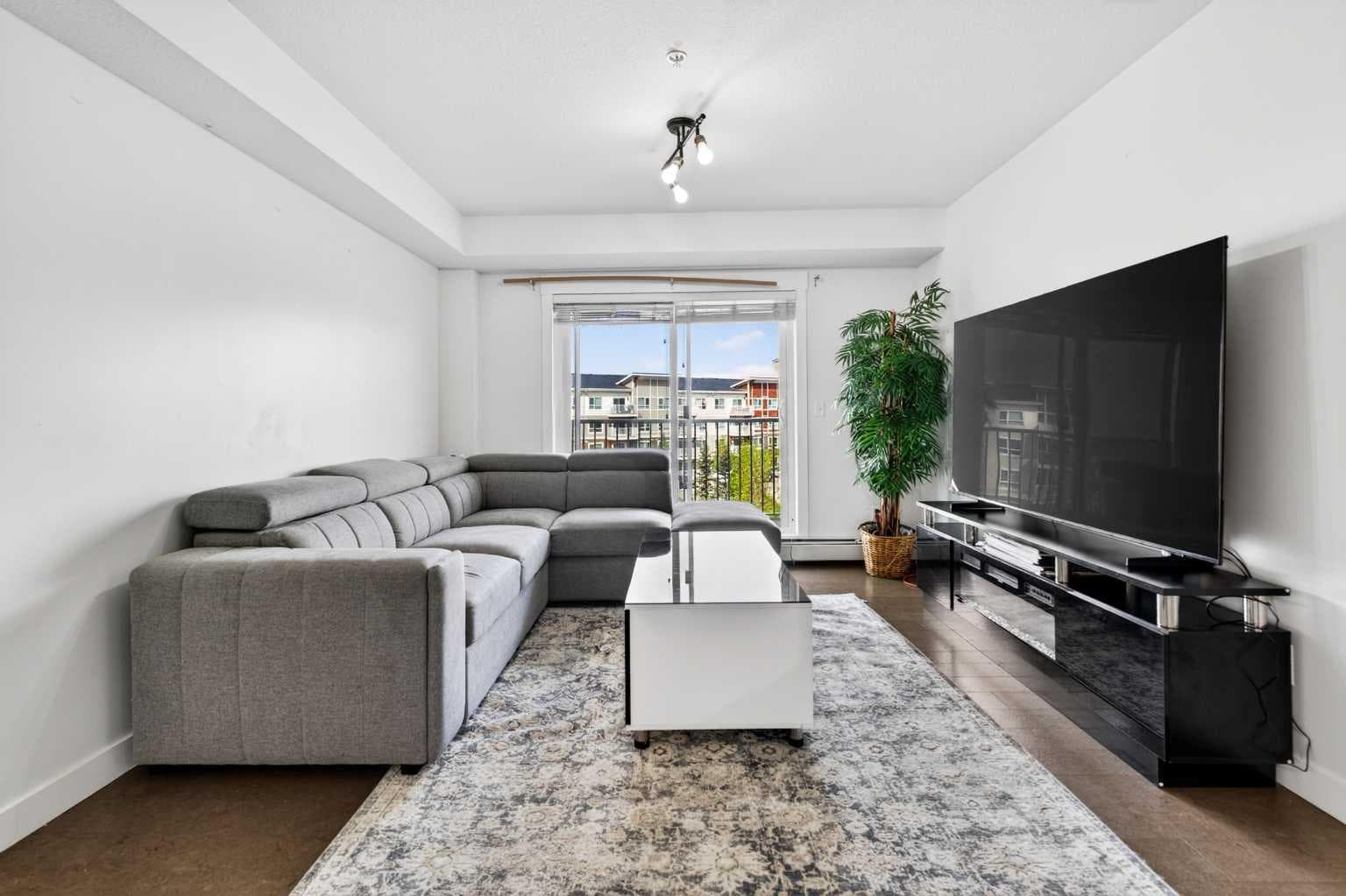 2303, 302 Skyview Ranch Drive NE