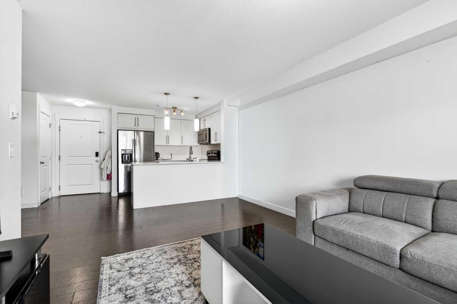 2303, 302 Skyview Ranch Drive NE