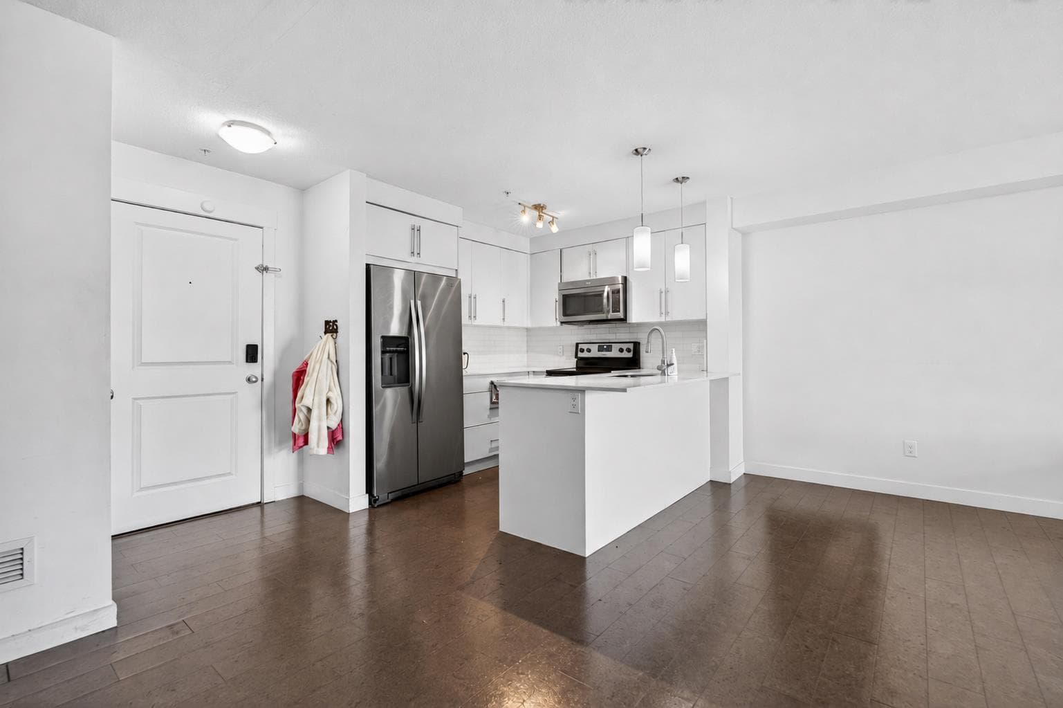 2303, 302 Skyview Ranch Drive NE