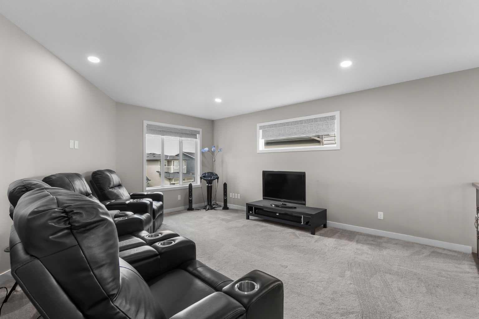 247 Hillcrest Heights SW