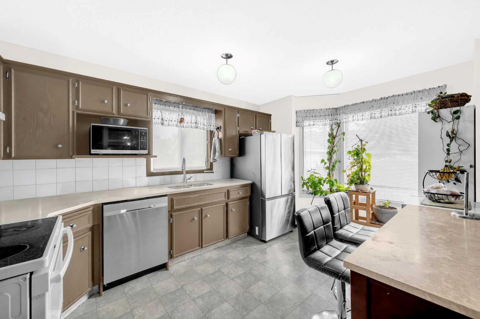 4 Fallingworth Bay NE
