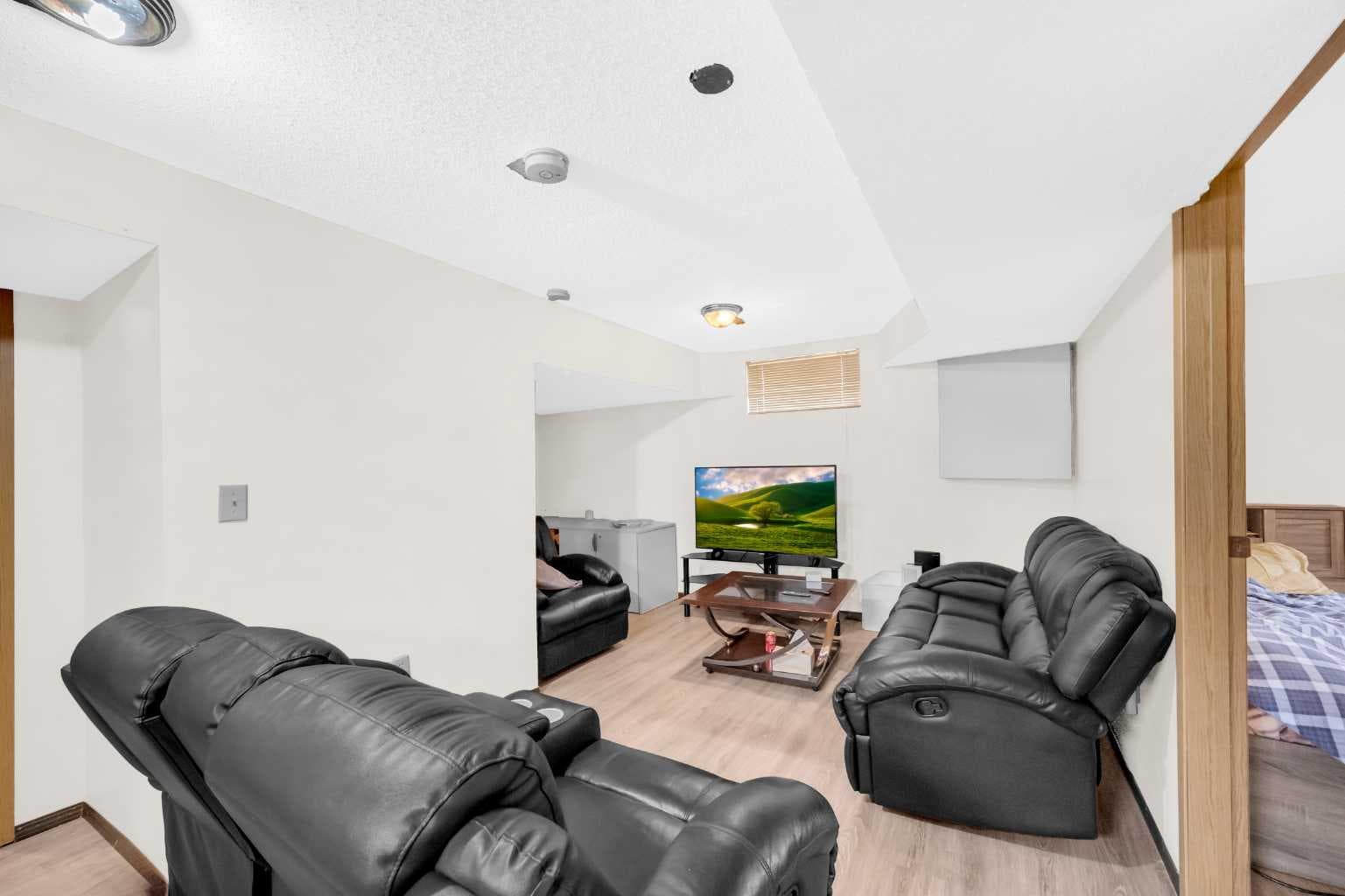 4 Fallingworth Bay NE