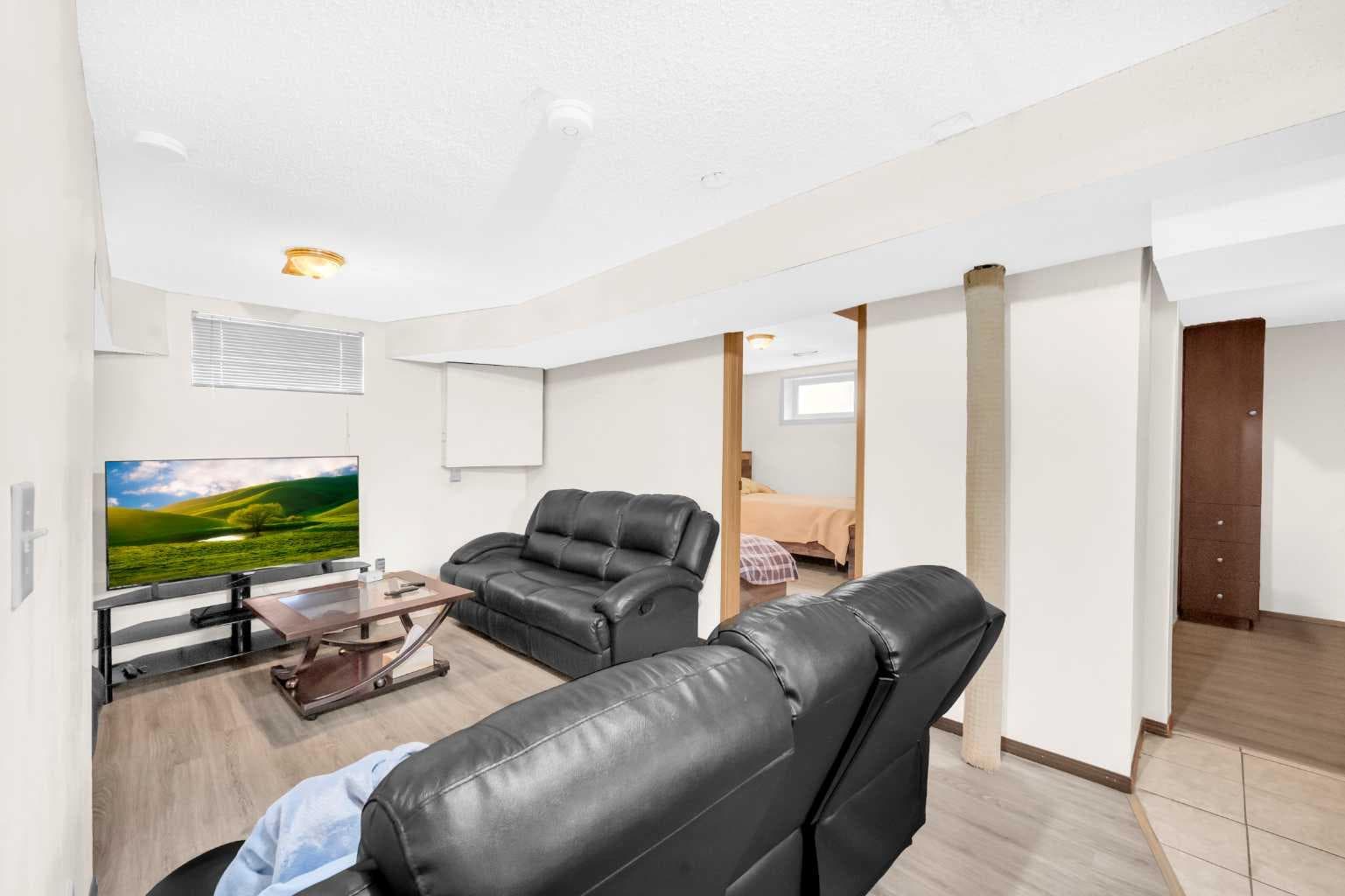 4 Fallingworth Bay NE