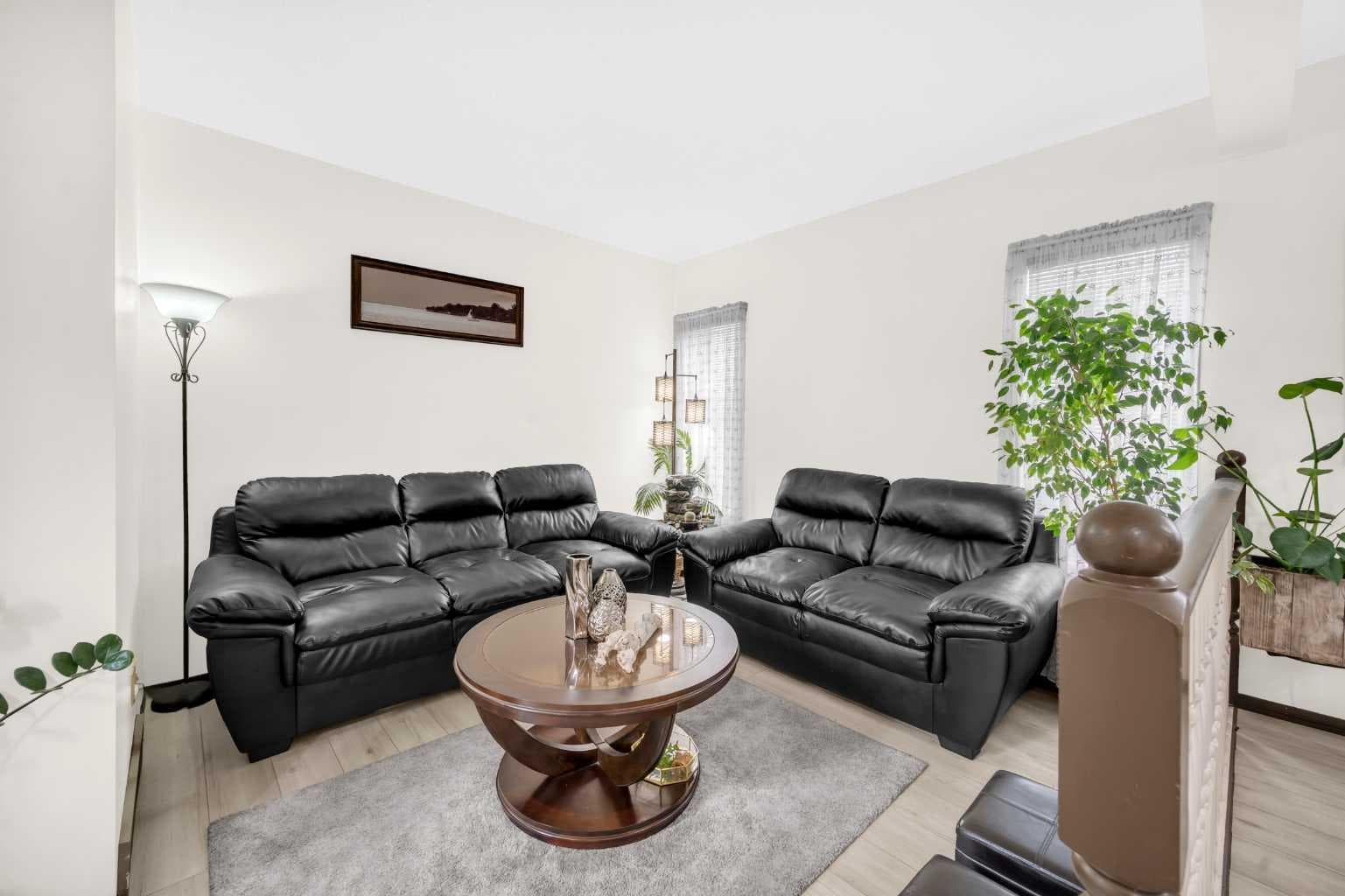 4 Fallingworth Bay NE