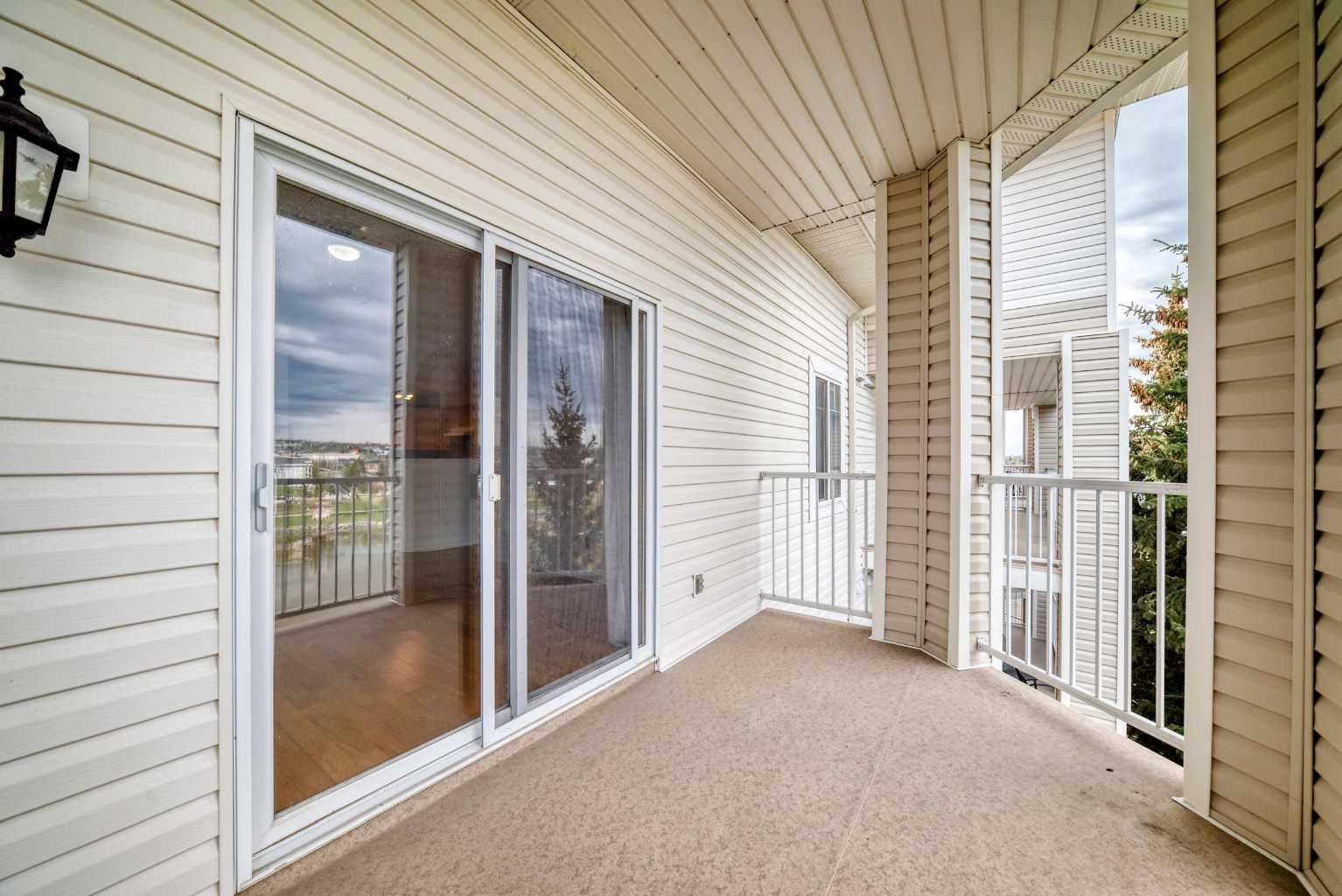 408, 16 Country Village Bay NE