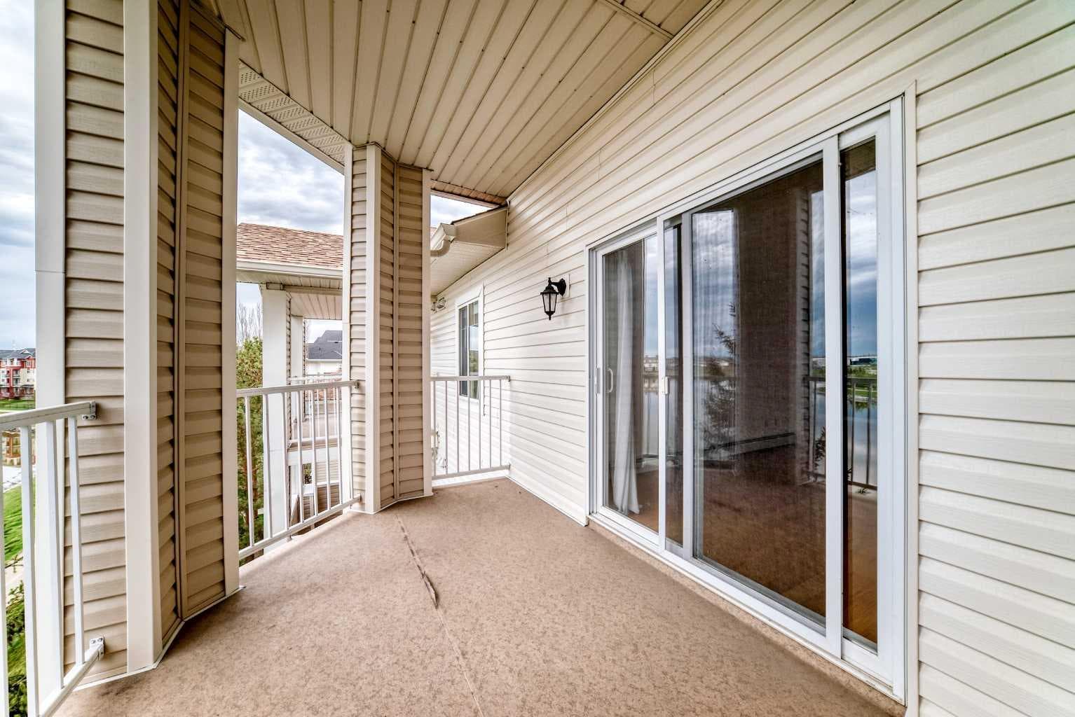 408, 16 Country Village Bay NE
