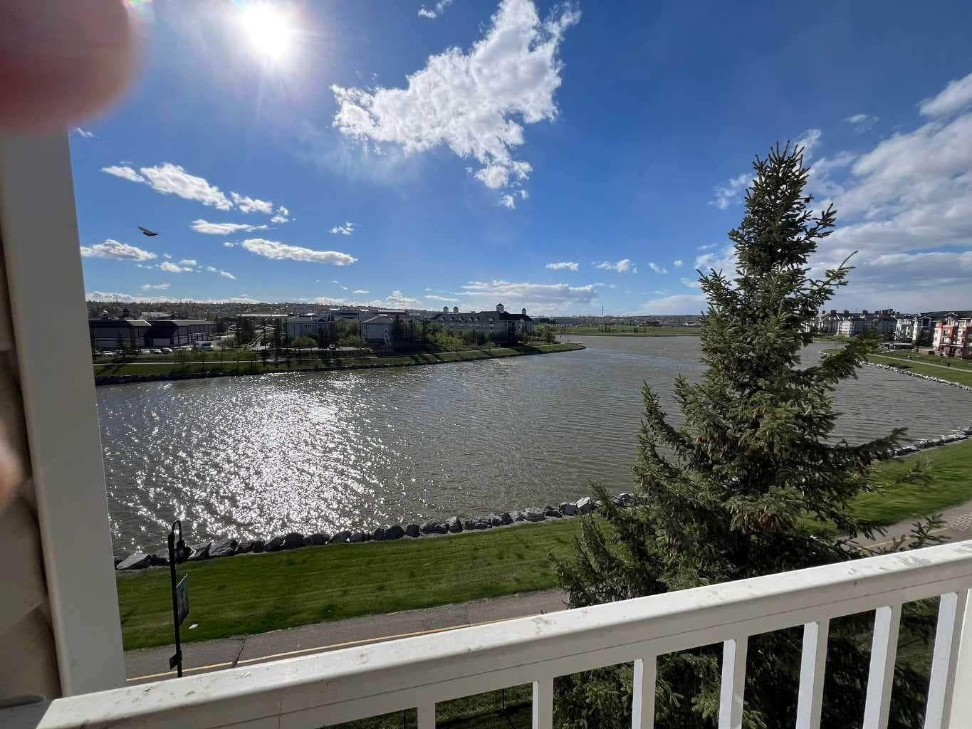 408, 16 Country Village Bay NE