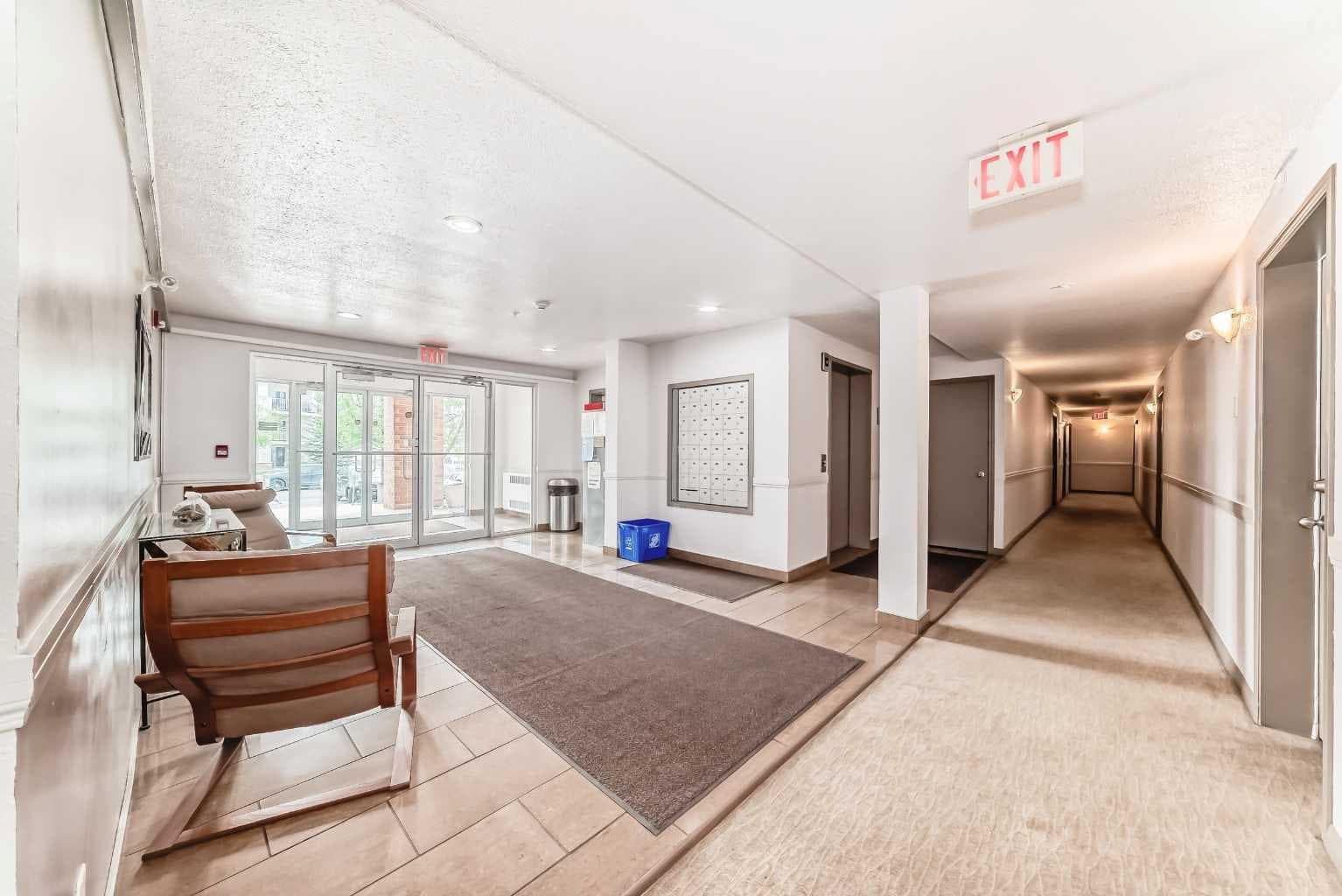 408, 16 Country Village Bay NE