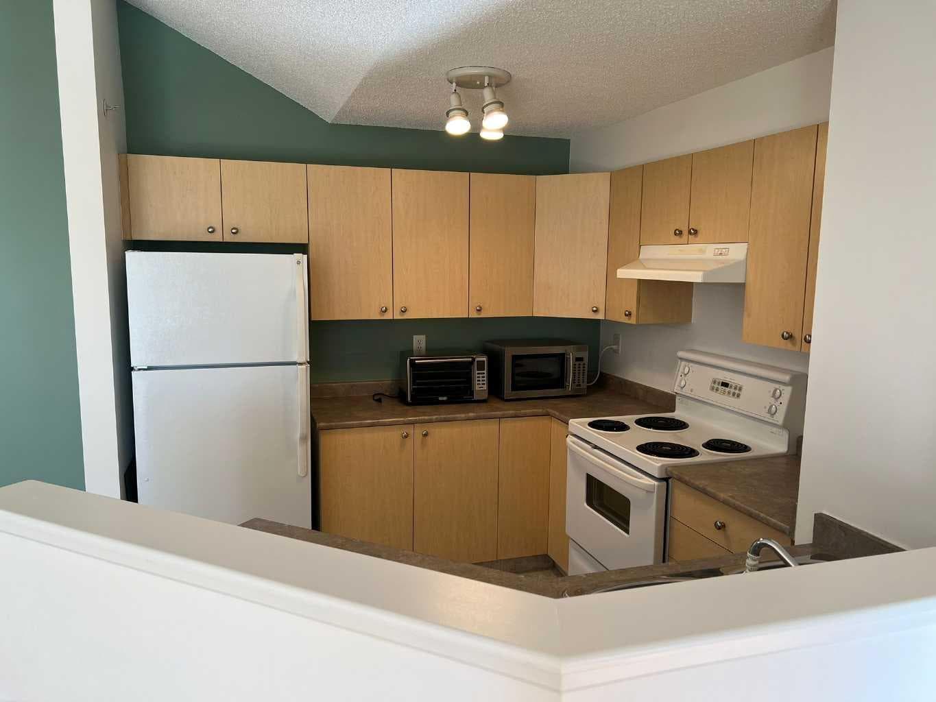 408, 16 Country Village Bay NE