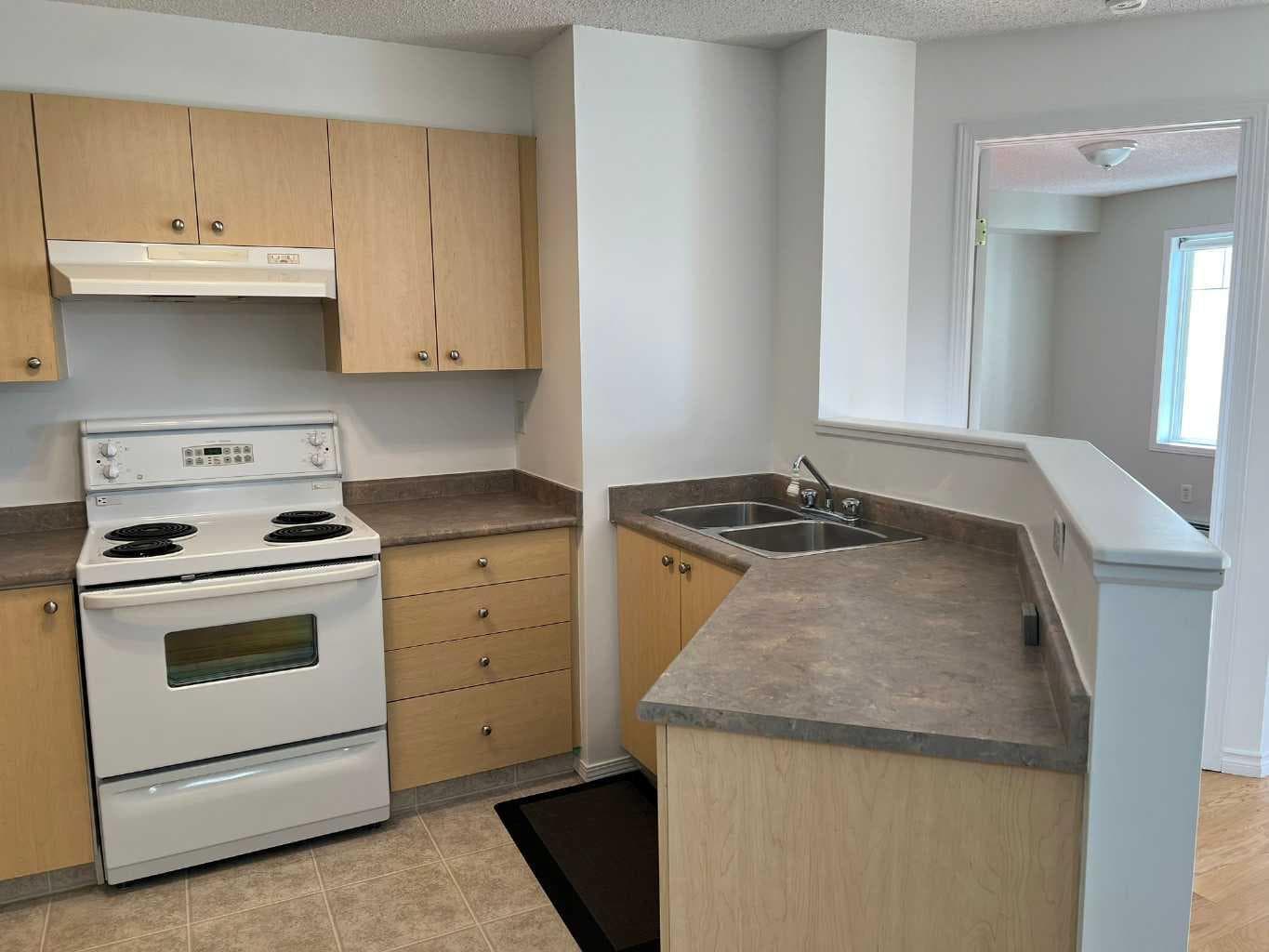 408, 16 Country Village Bay NE