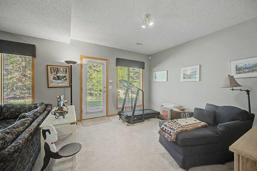18 Prominence View SW