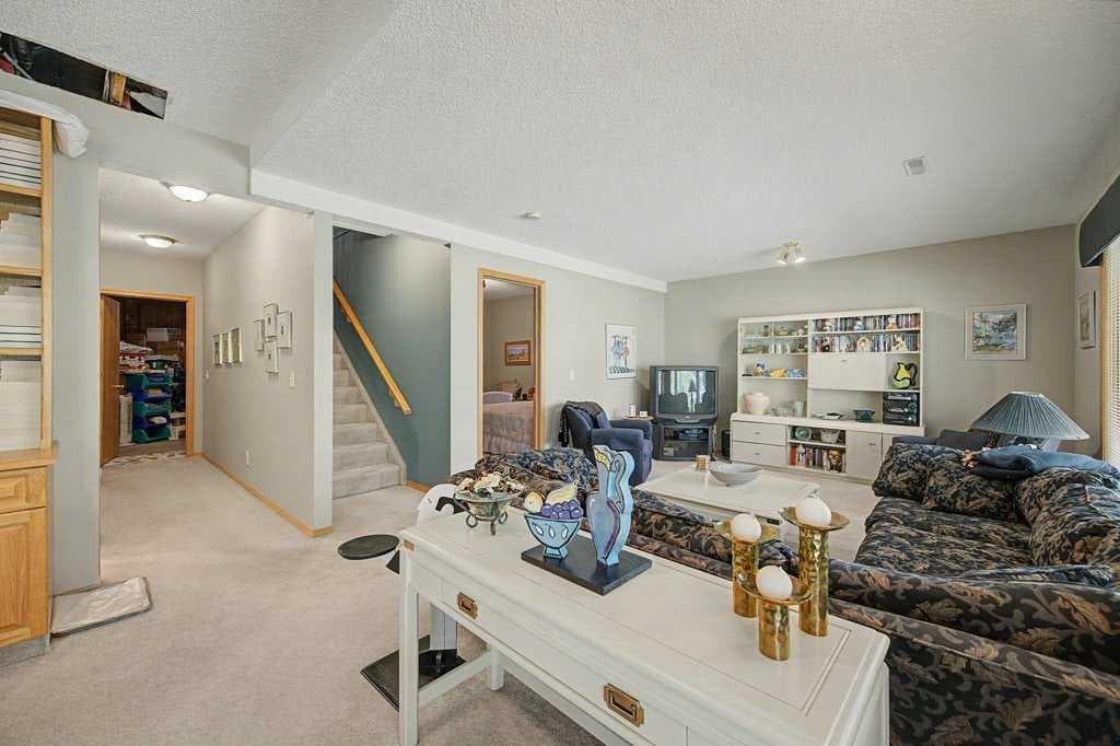 18 Prominence View SW
