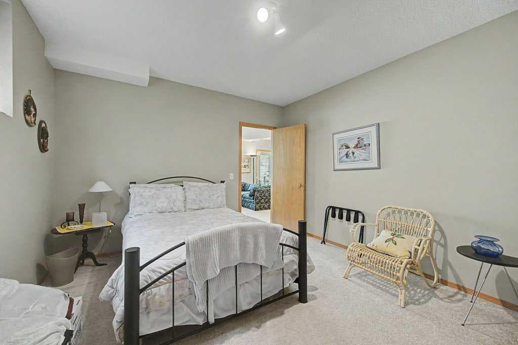 18 Prominence View SW
