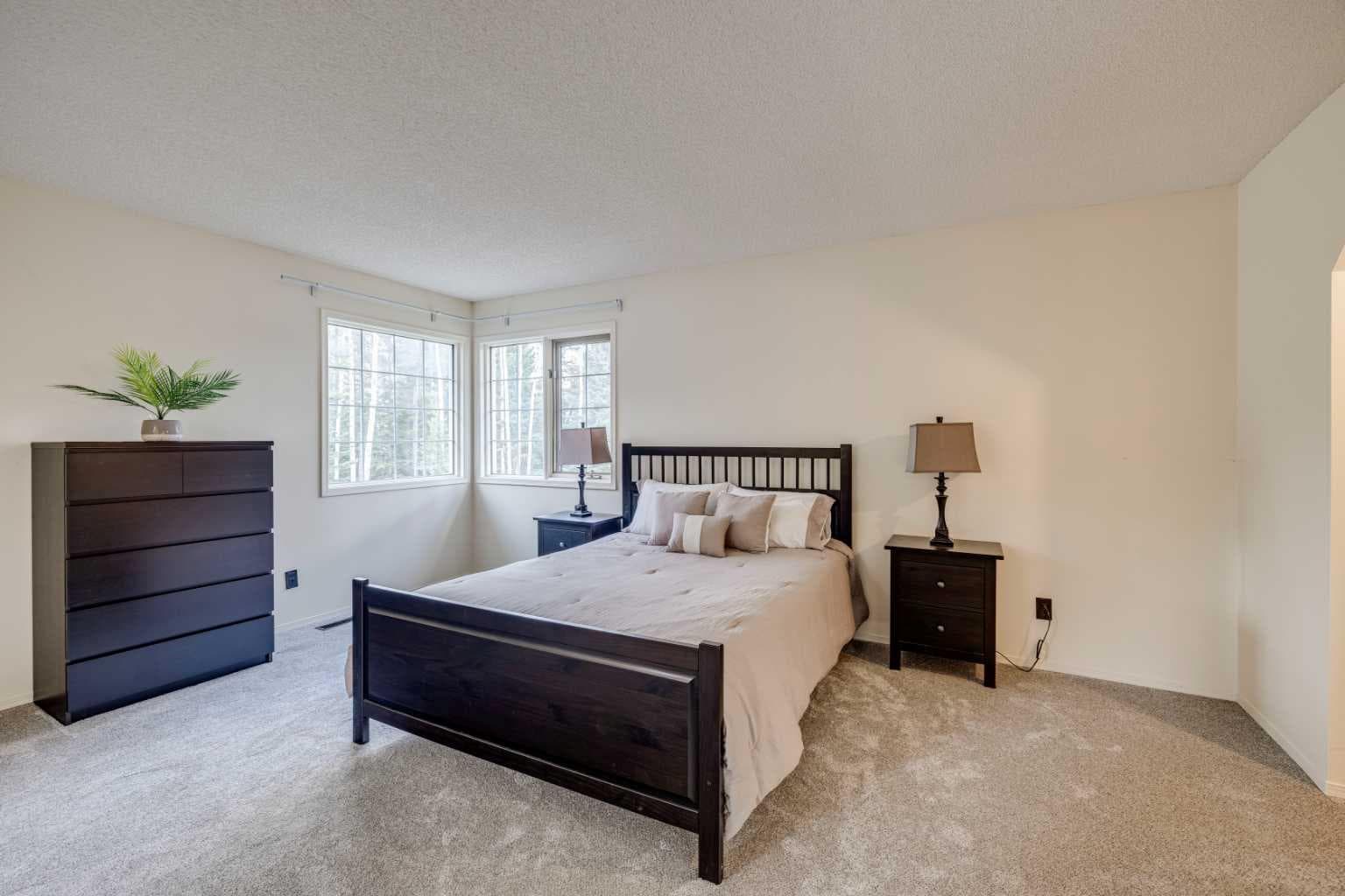50 Elk Valley Crescent 