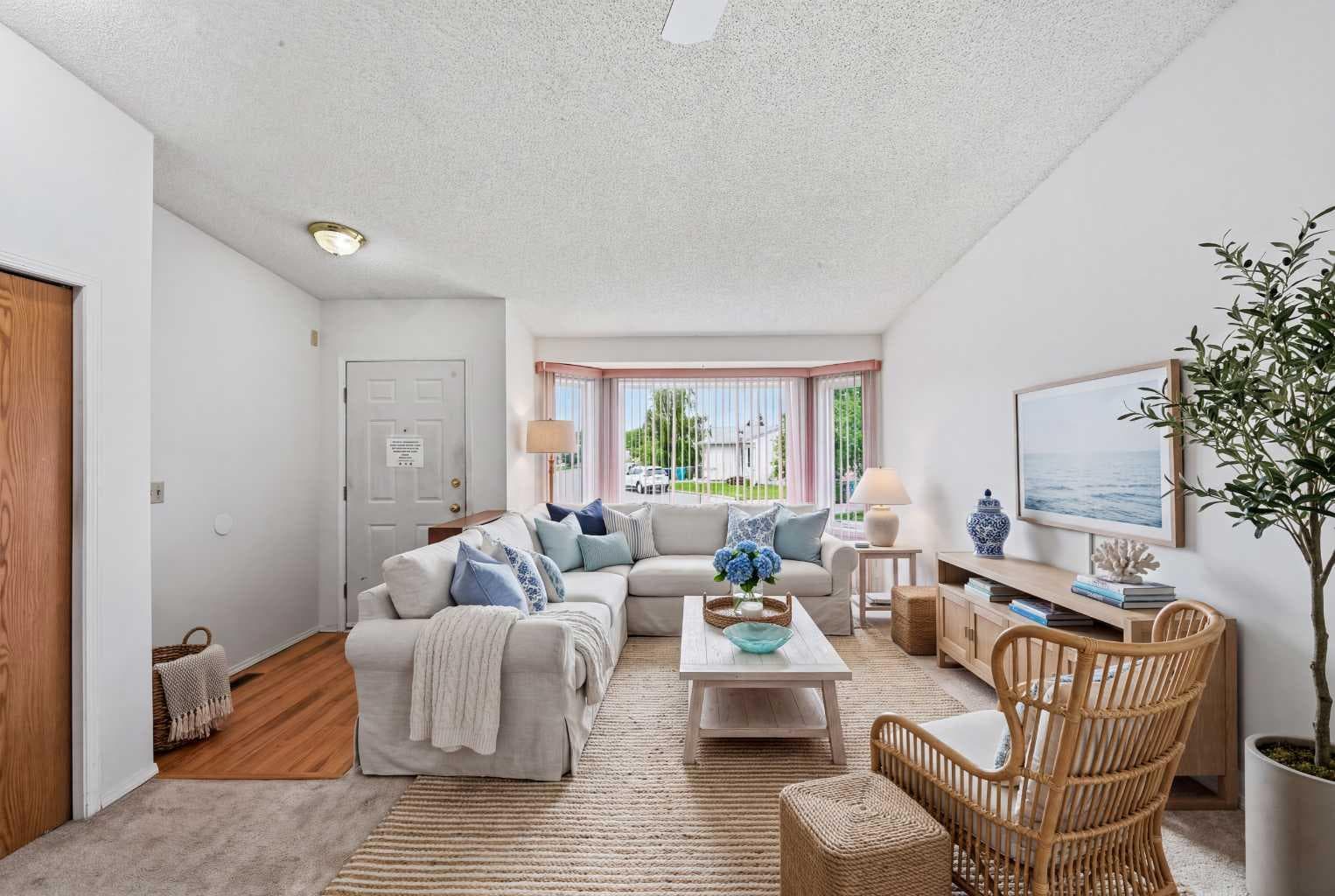 60 Rundlelawn Green NE