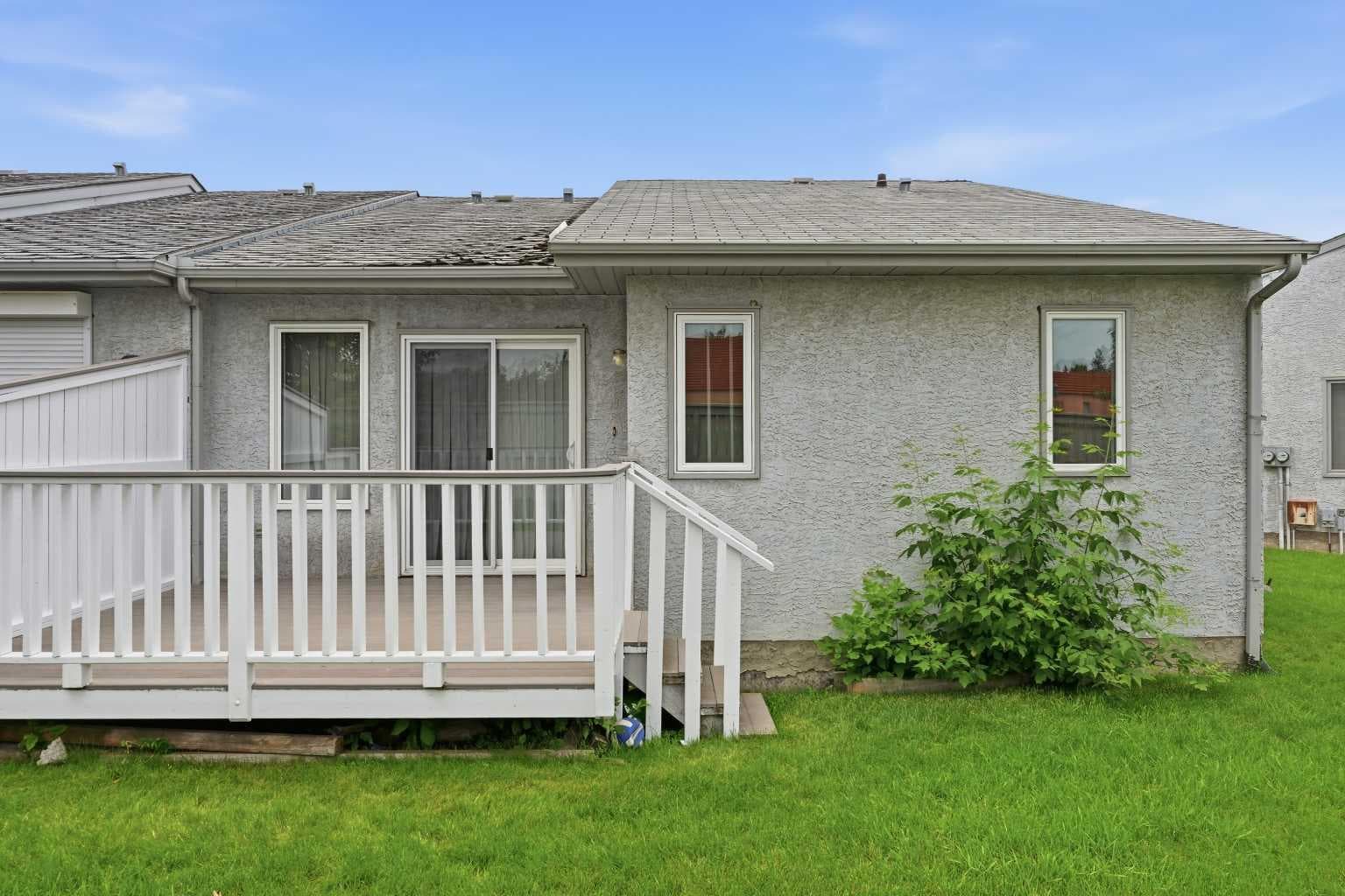 60 Rundlelawn Green NE