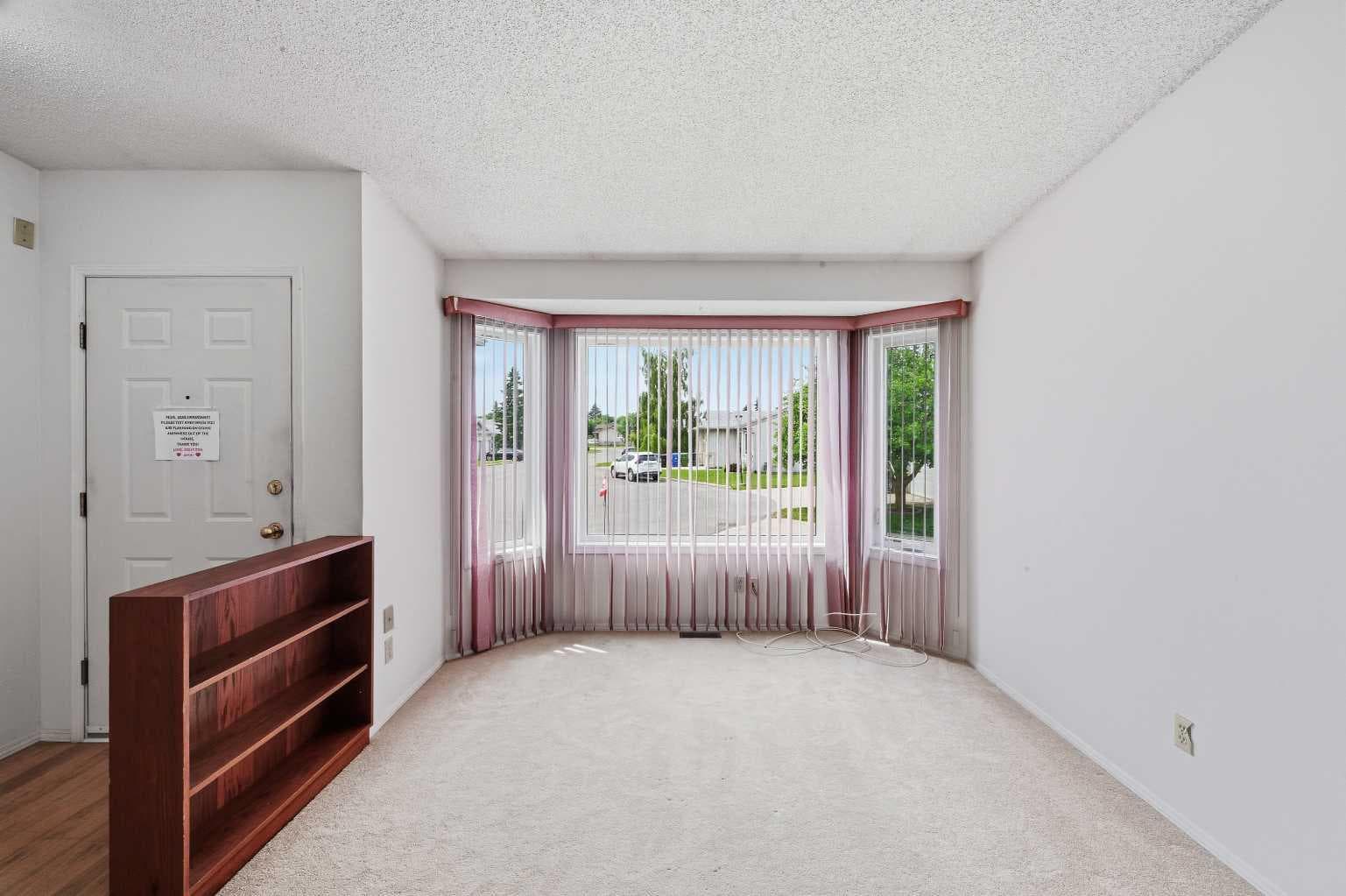 60 Rundlelawn Green NE