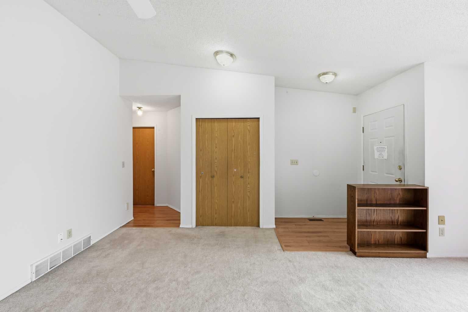 60 Rundlelawn Green NE