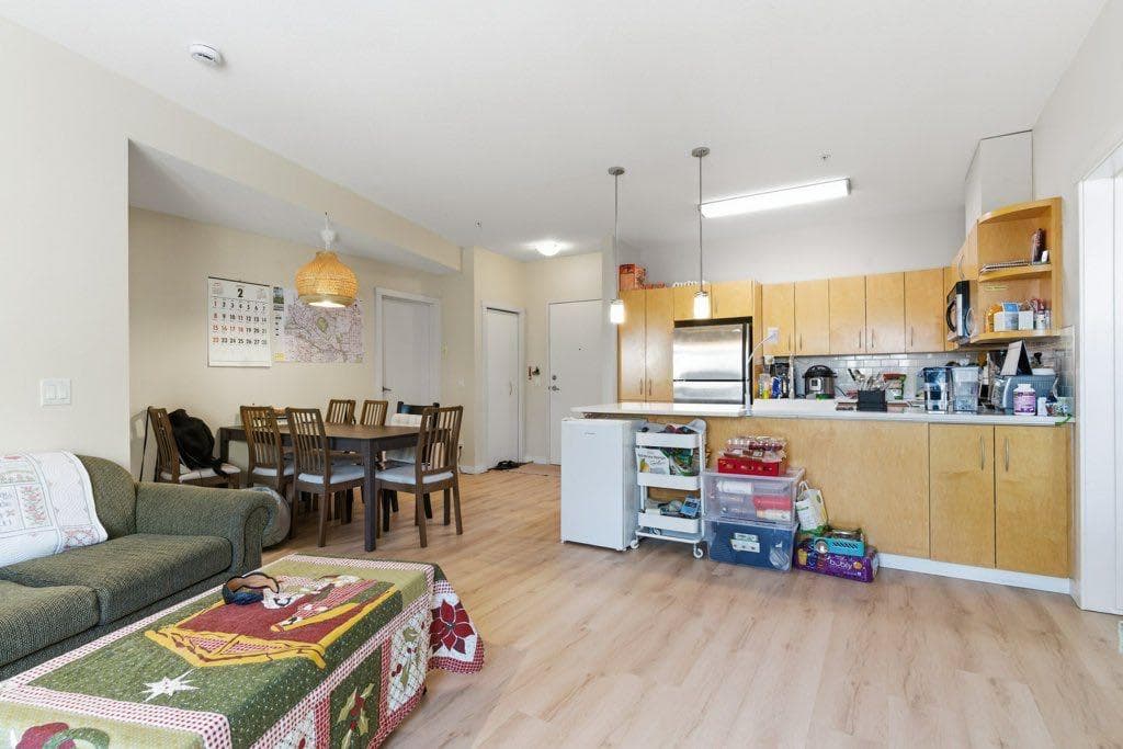 210, 69 Springborough Court SW
