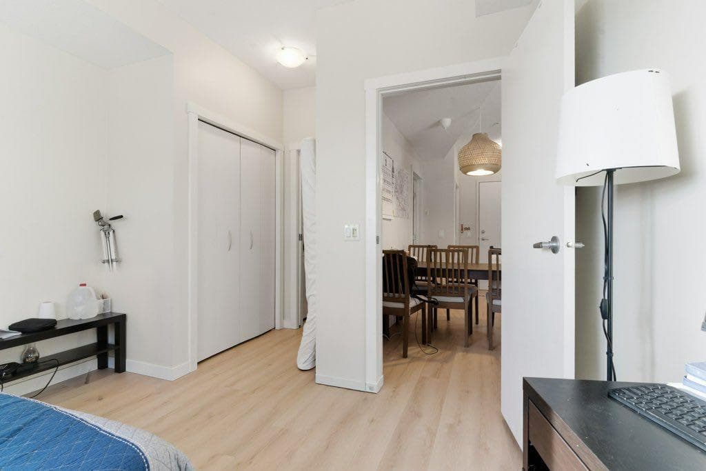 210, 69 Springborough Court SW