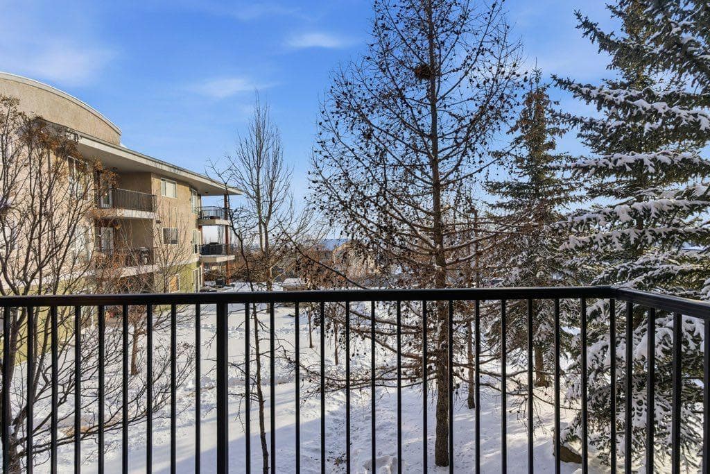 210, 69 Springborough Court SW