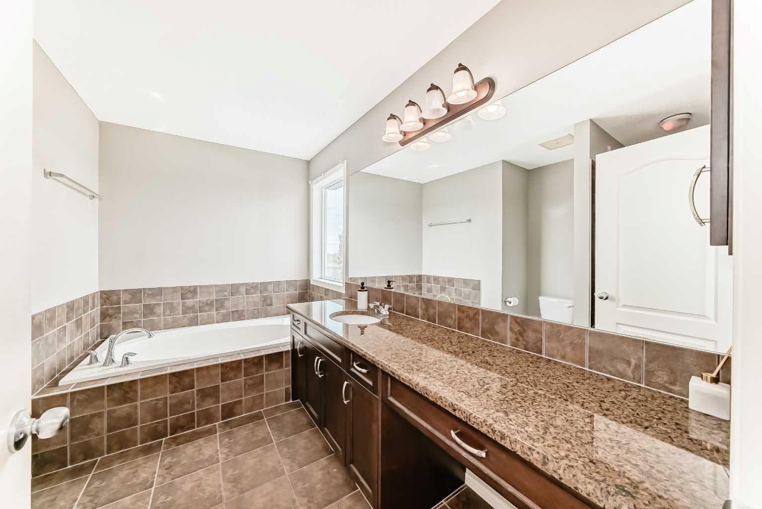 196 Cranberry Circle SE