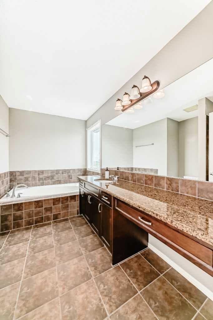 196 Cranberry Circle SE