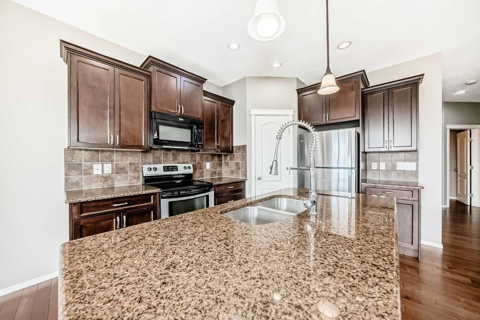 196 Cranberry Circle SE