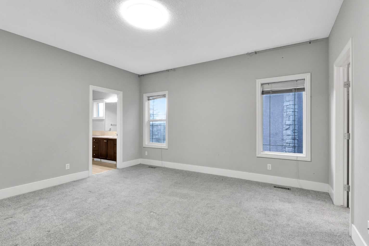 197 Royal Crest View NW