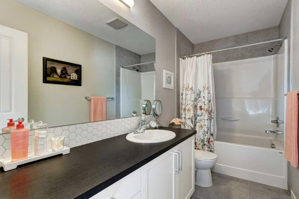 444 Legacy Point SE