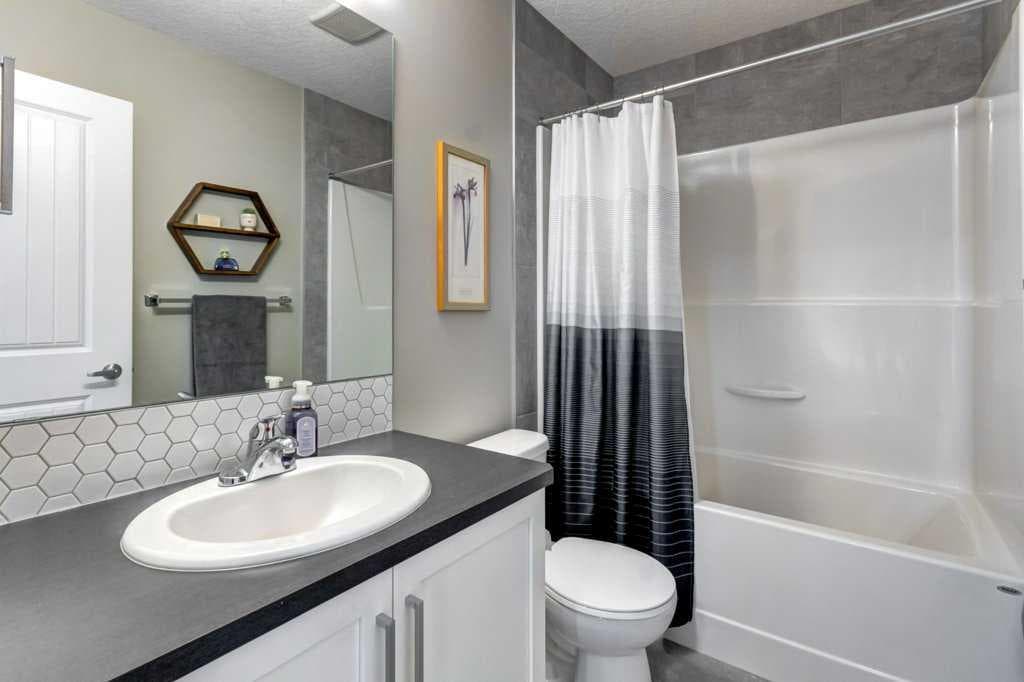 444 Legacy Point SE