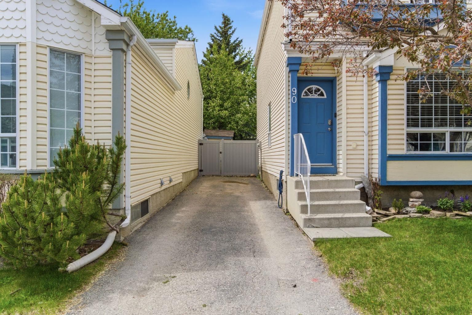 90 Coventry Lane NE