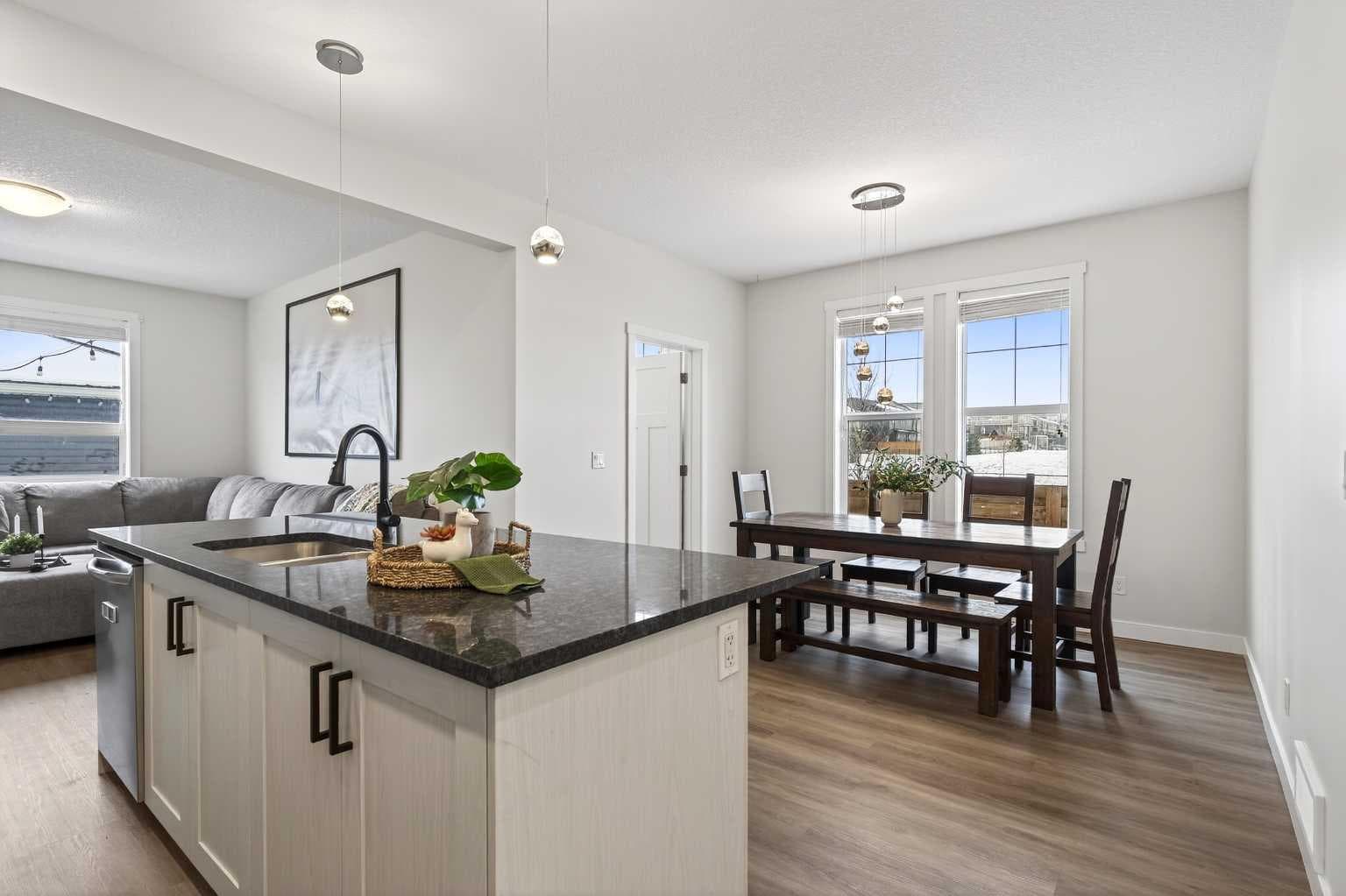 401 South Point Glen SW