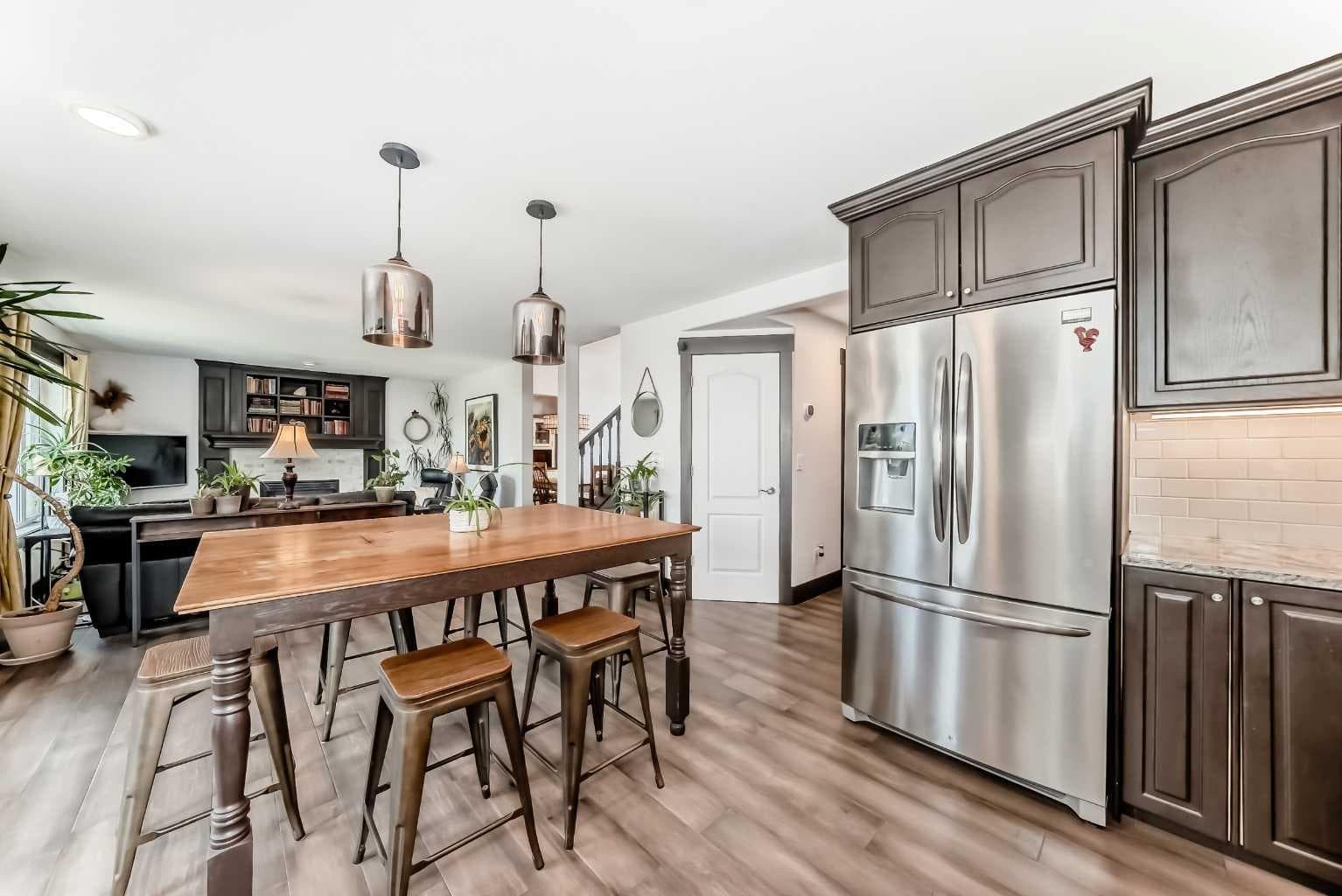37 LAKESIDE GREENS Close 