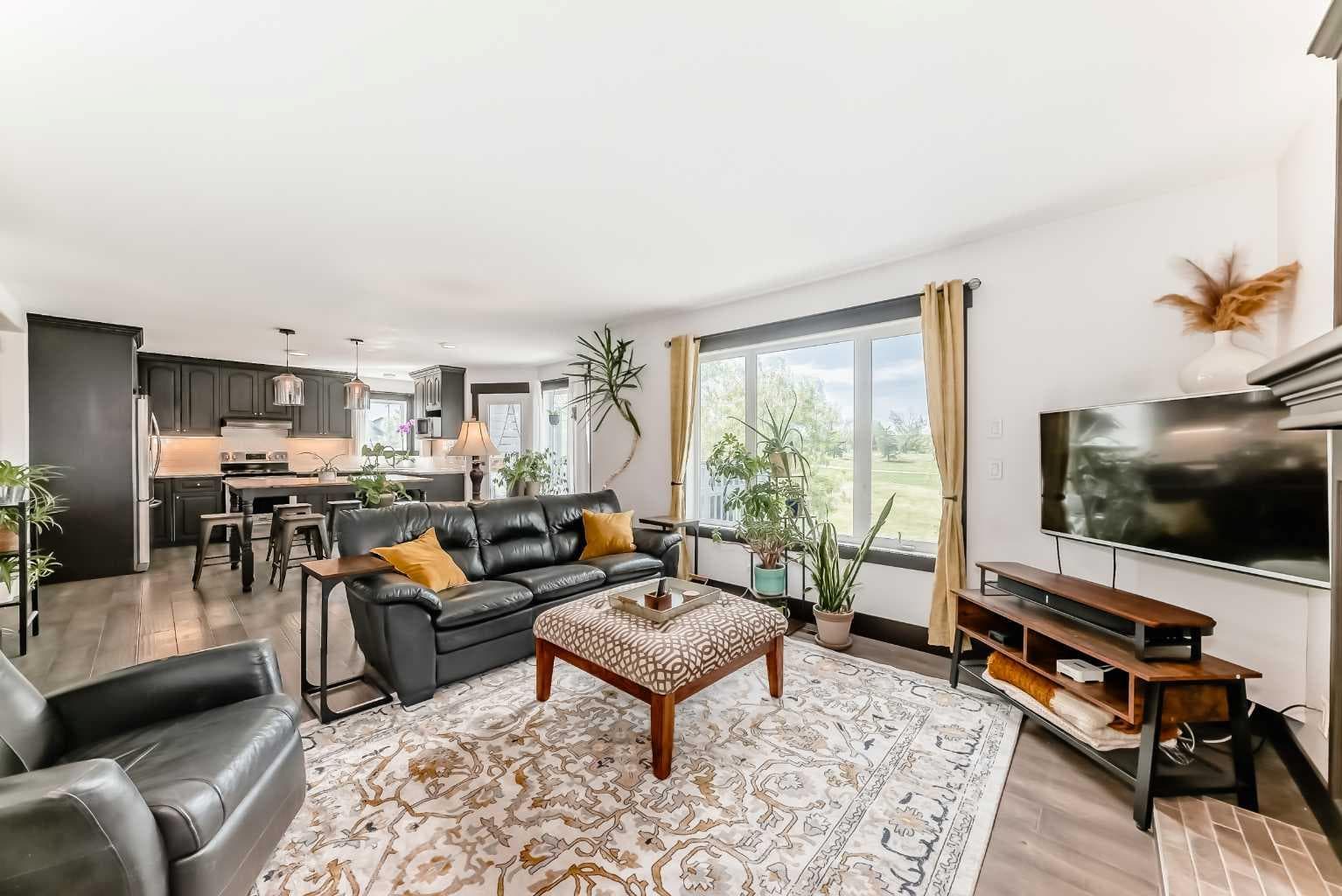 37 LAKESIDE GREENS Close 