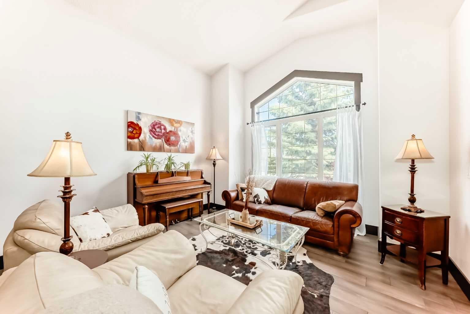 37 LAKESIDE GREENS Close 