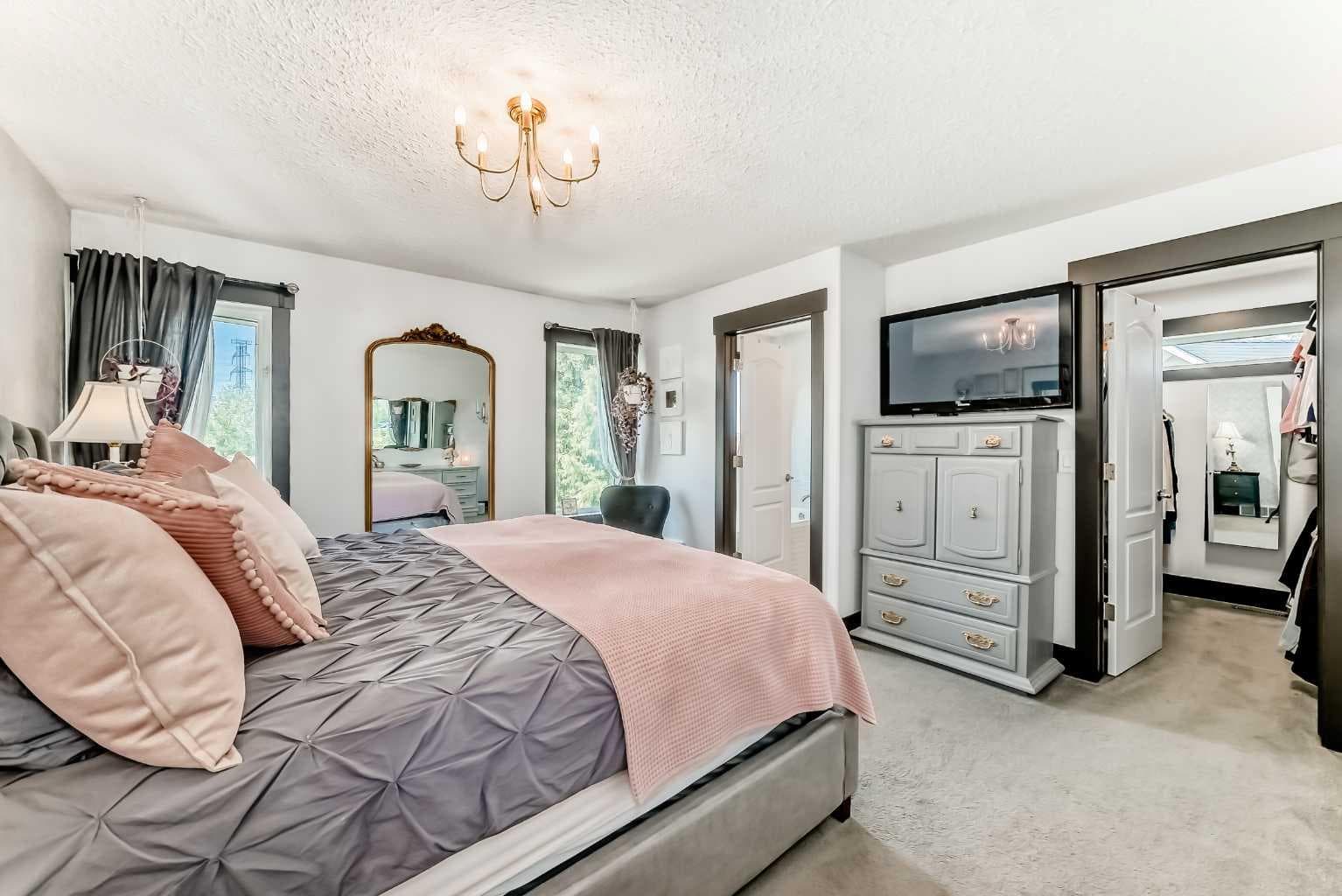 37 LAKESIDE GREENS Close 