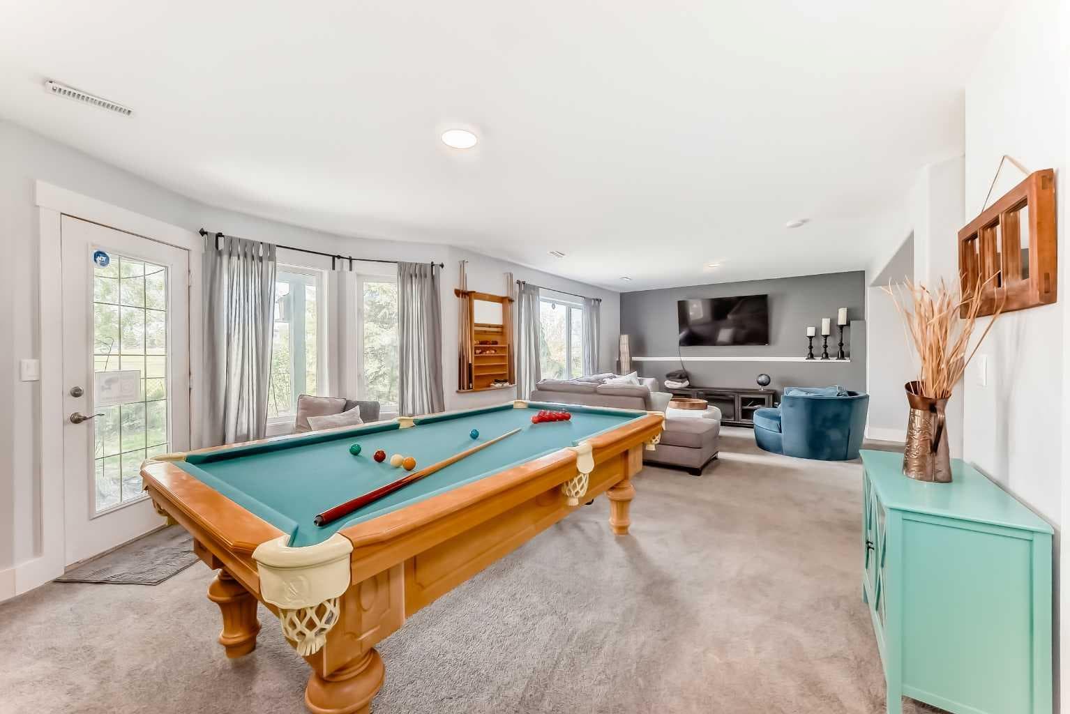 37 LAKESIDE GREENS Close 